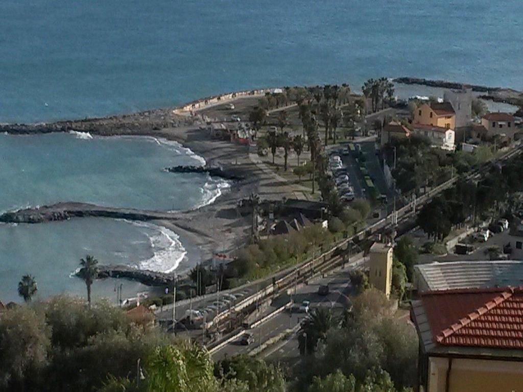 Appartamento Vista Mare Con Piscina Cala Di Sole Imperia Buitenkant foto